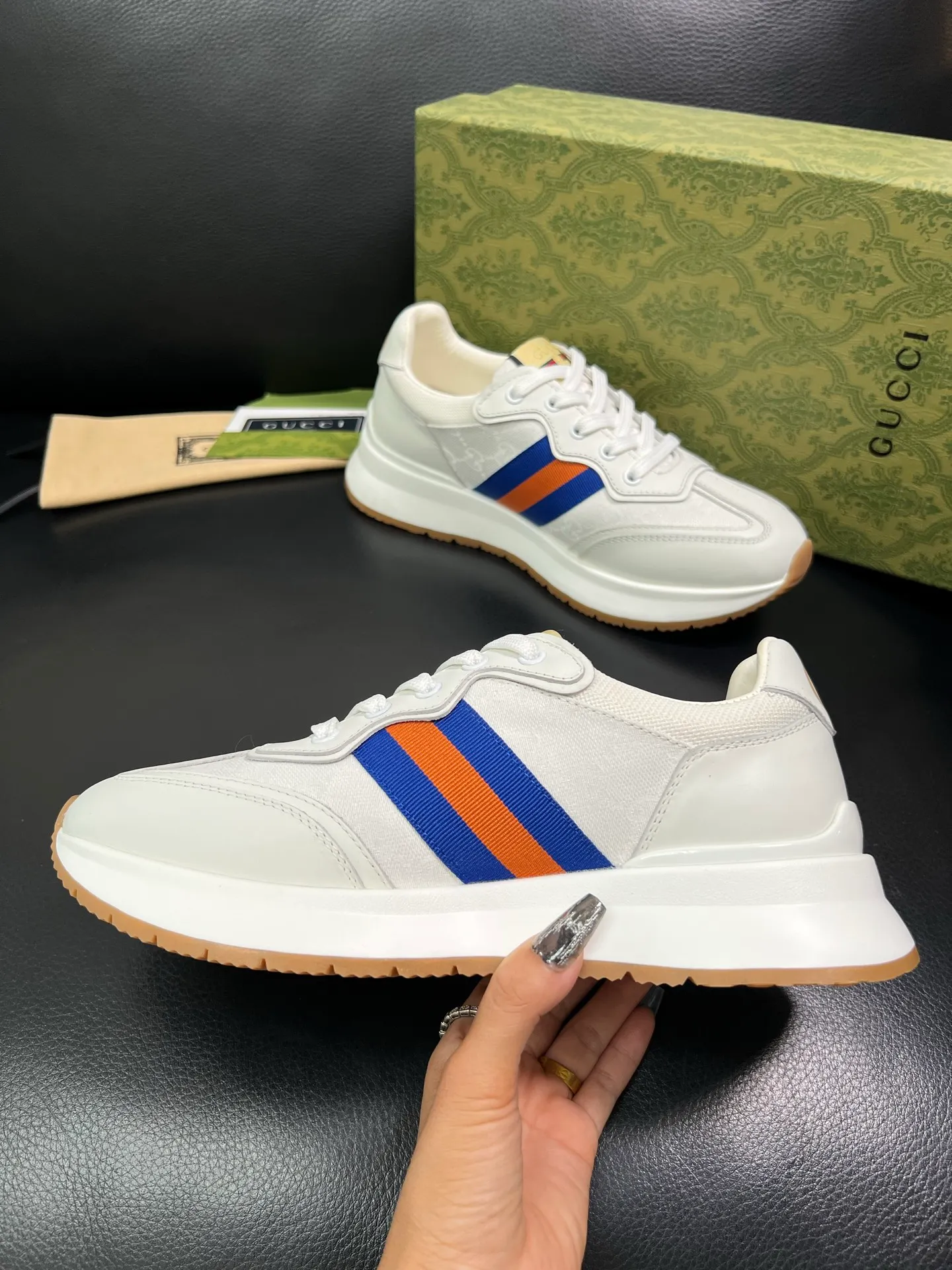 Men's shoes 💰800 Gucci top purchasing Gucci counter new model, original factory configuration of imported cowhide from Italy with printed cloth fabric, imported cowhide lining, breathable and comfortable, sole: original factory special sole is super comfortable, original factory and single goods are high quality, welcome to compare, code number 38-44 (customized 45 46) 85865